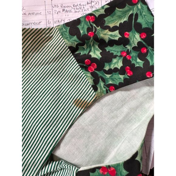 Vintage Holiday Holly Vest - blemish on shoulder OS Green Holly Cotton Blend - Picture 6 of 16
